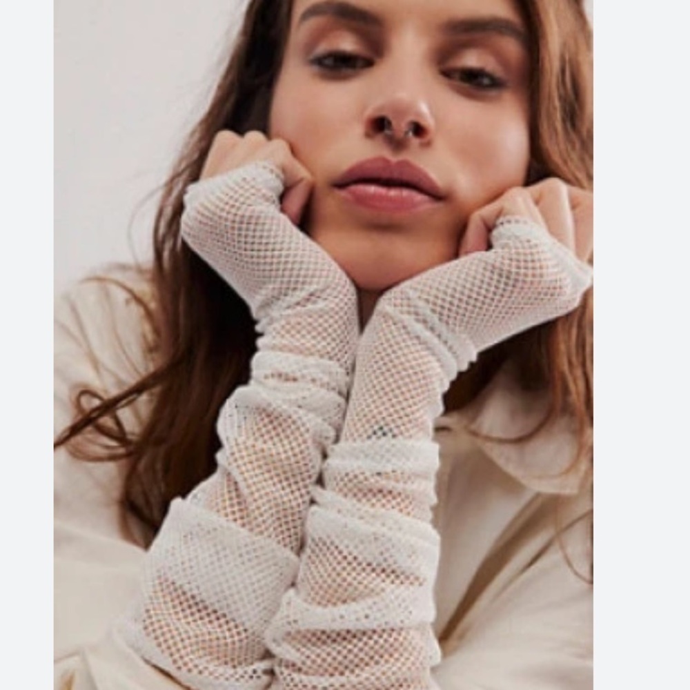 Free people x only hearts fish net globes new in package